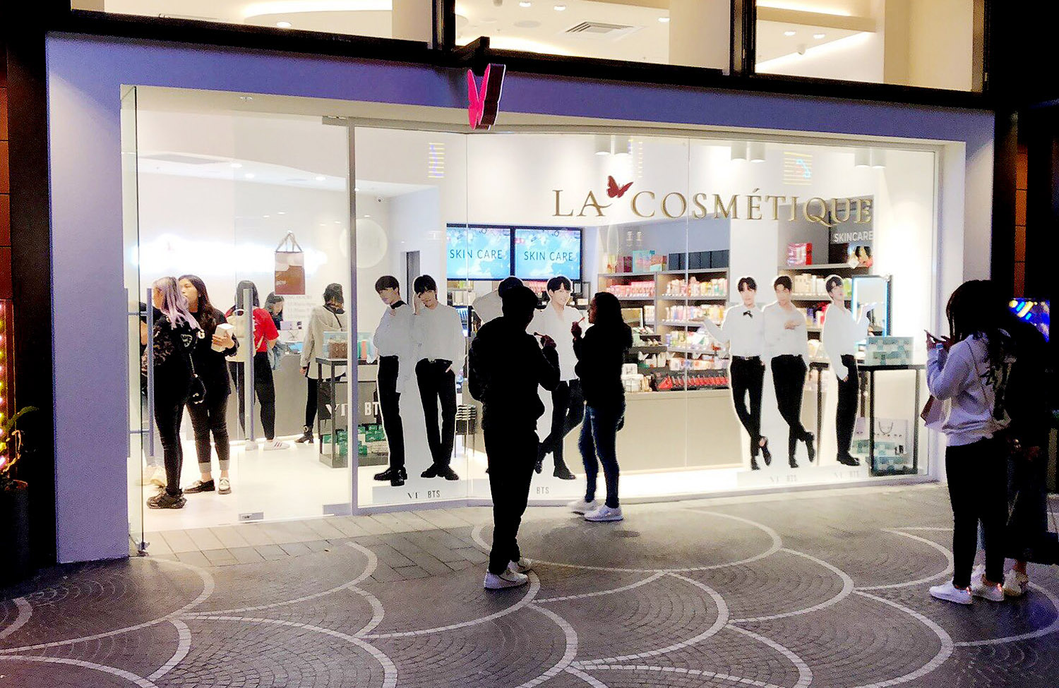 La Cosmetique storefront at Darling-Square